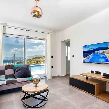 Luxury Life Podstrana