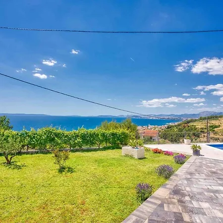 Luxury Life Apartment Podstrana