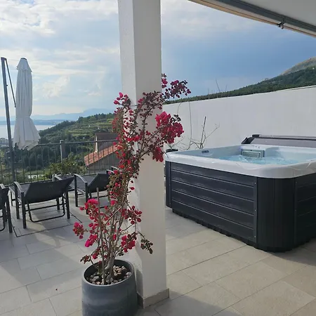 Apartment Luxury Life Podstrana
