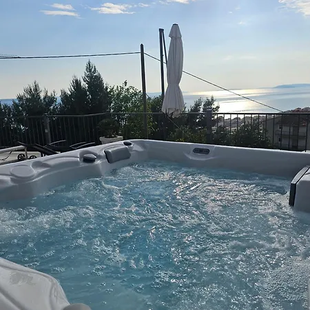 Luxury Life * Podstrana