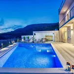 Lejlighed Luxury Life Podstrana