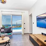 Luxury Life Podstrana