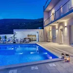 Luxury Life *