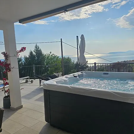 Luxury Life * Podstrana